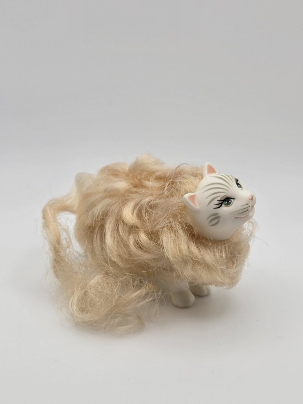 "Kitty Fun Barbie" Mattel 2000 Kitty Fun Barbie Marshmallow the Cat Figure